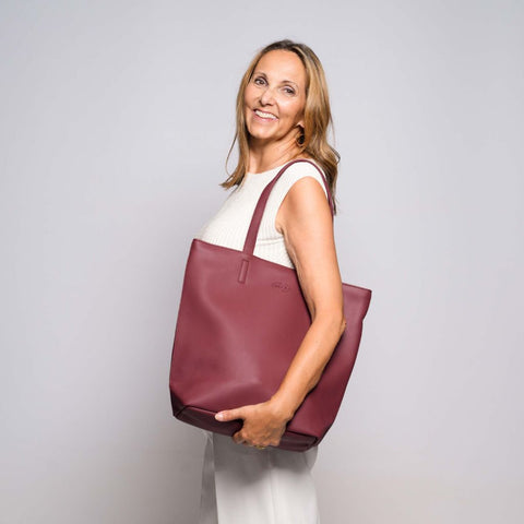 ROSSIS Emily, Cherry Red